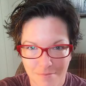 Meet your Posher, Crystal